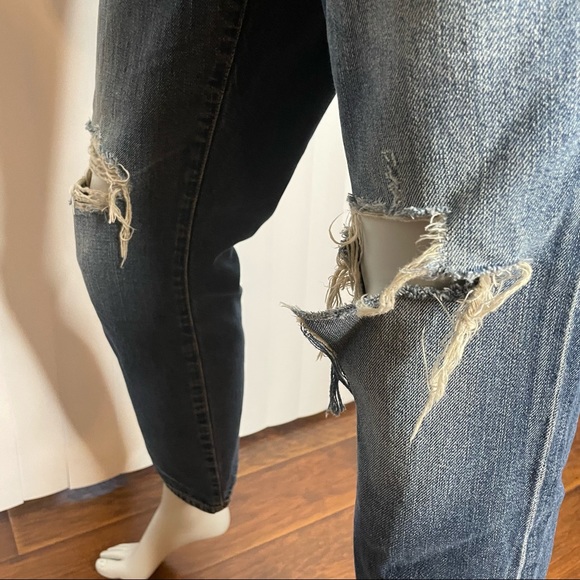 Madewell Boyjean Torn Jeans - Picture 5 of 11